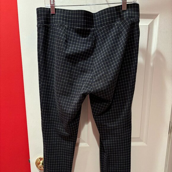 LOFT Pull On Straight Pants in Plaid Ponte in Size L - Picture 7 of 7
